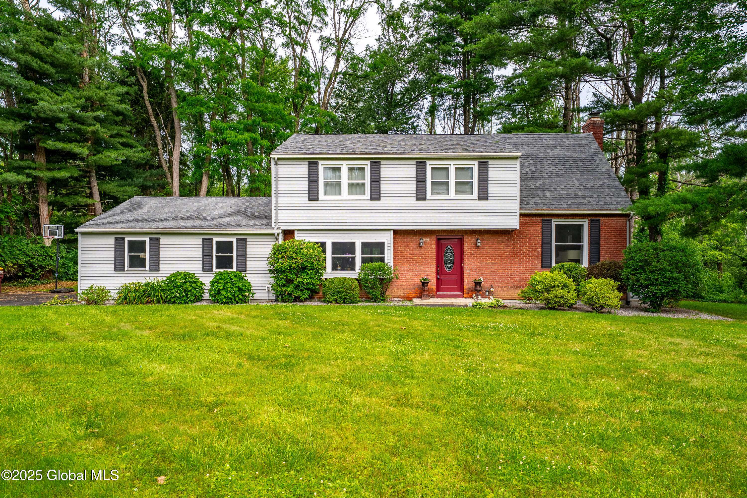 Niskayuna, NY 12309,973 Avon Crest Boulevard