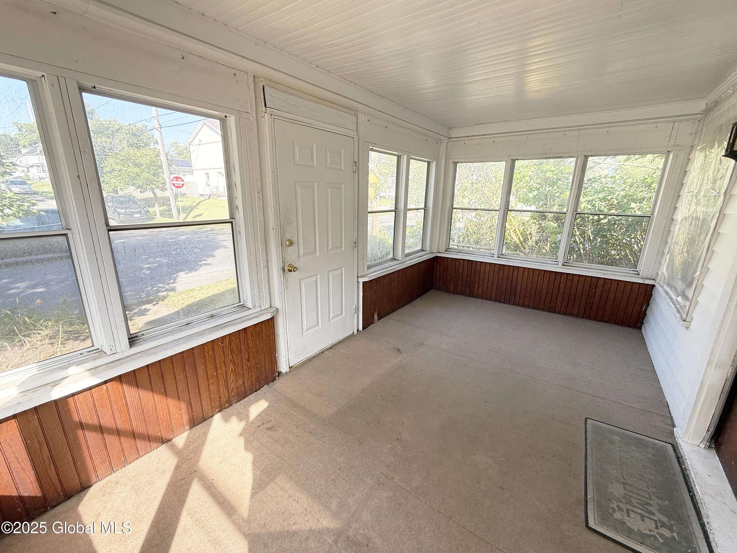 Schenectady, NY 12304,2582 Albany Street
