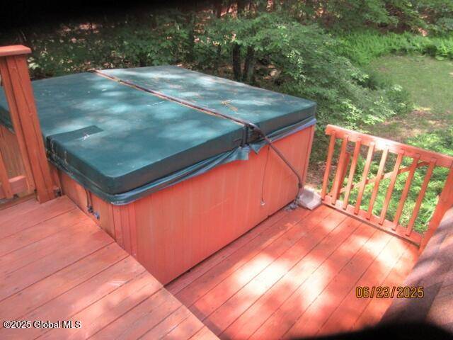 Hadley, NY 12835,28 Pine Place