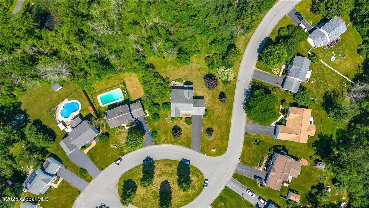 Clifton Park, NY 12065,14 Heather Drive
