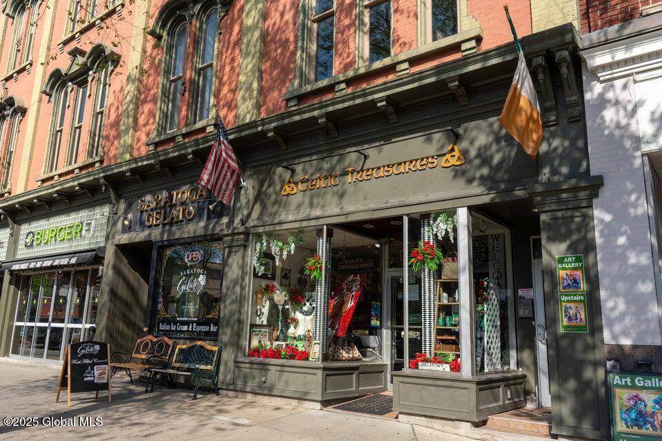 Saratoga Springs, NY 12866,456 Broadway #302