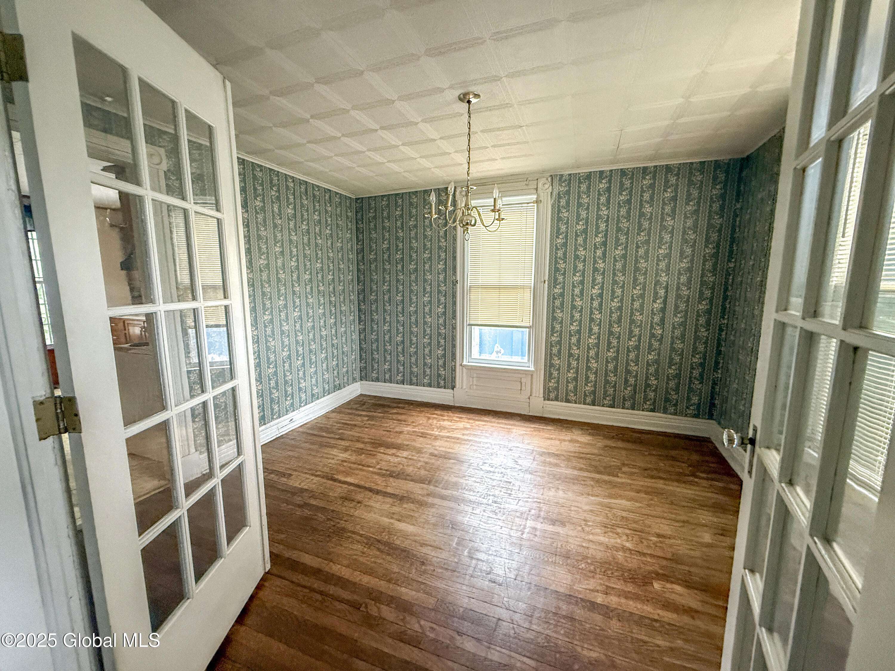 Gloversville, NY 12078,103 3rd Avenue