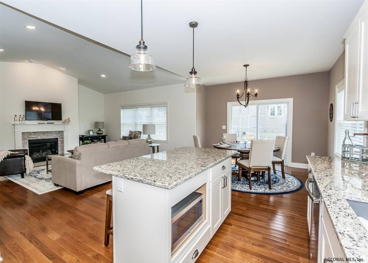 Stillwater, NY 12866,91 Lakepointe Way