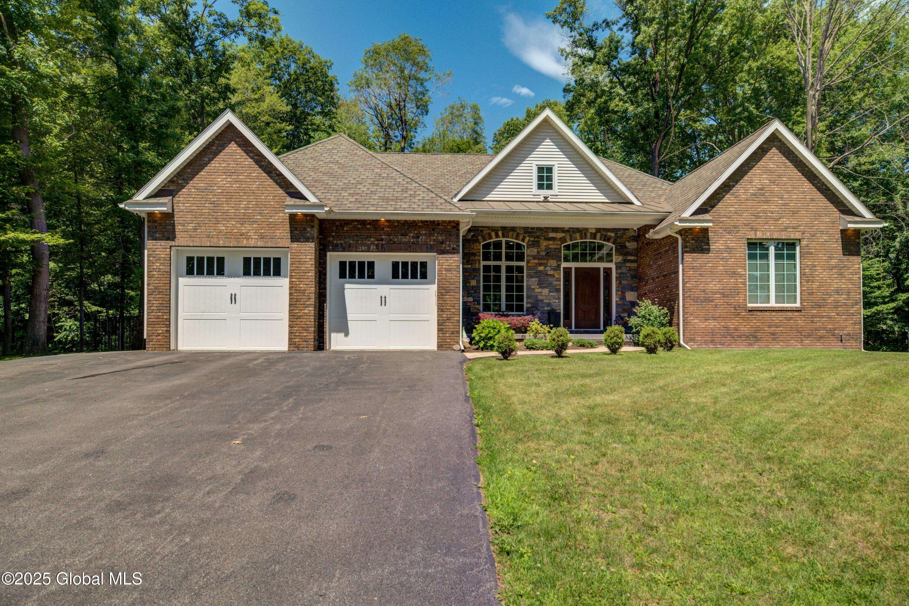 Glenville, NY 12302,21 Joyous Lane