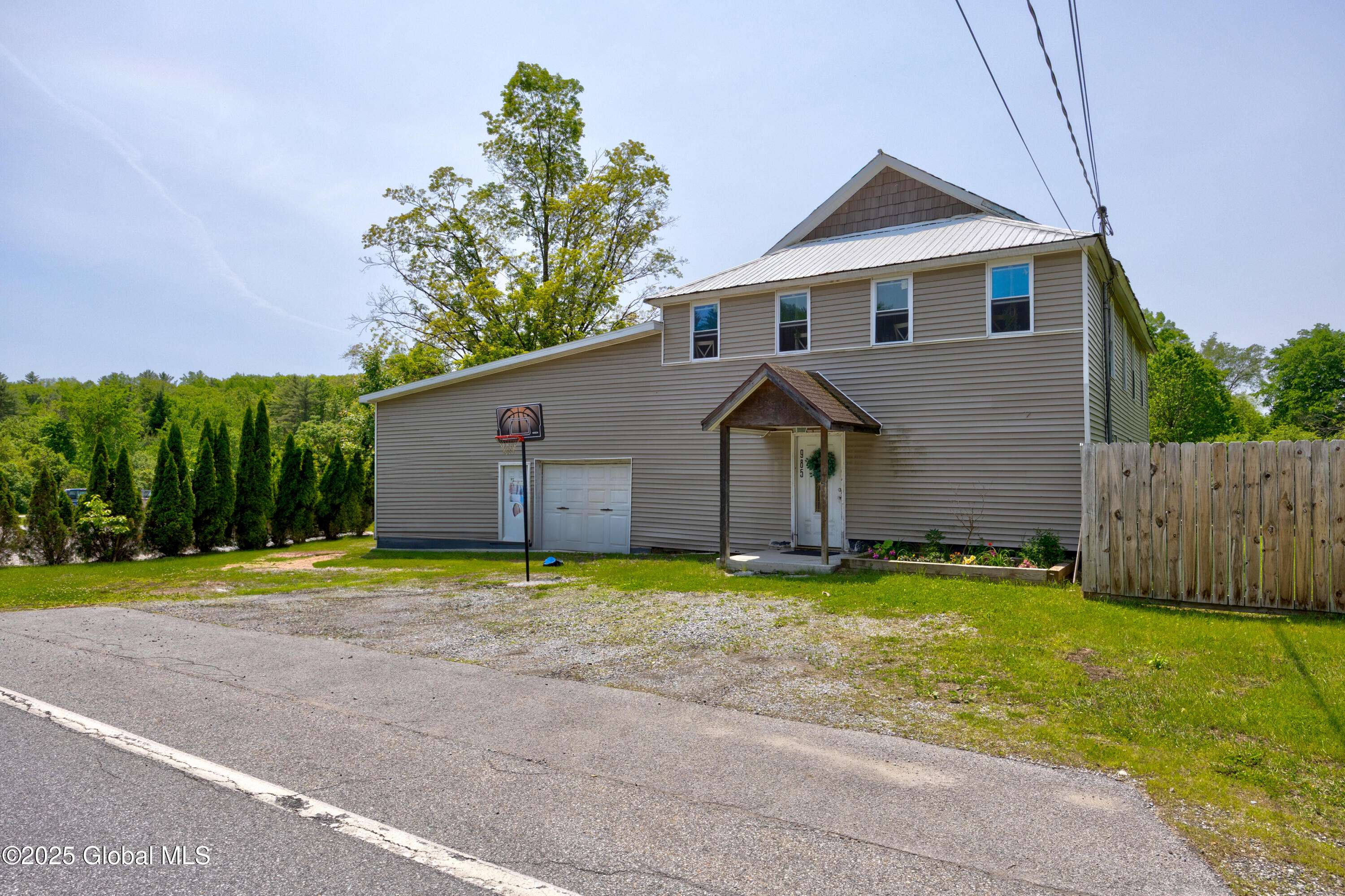 Greenfield, NY 12850,985 Murray Road