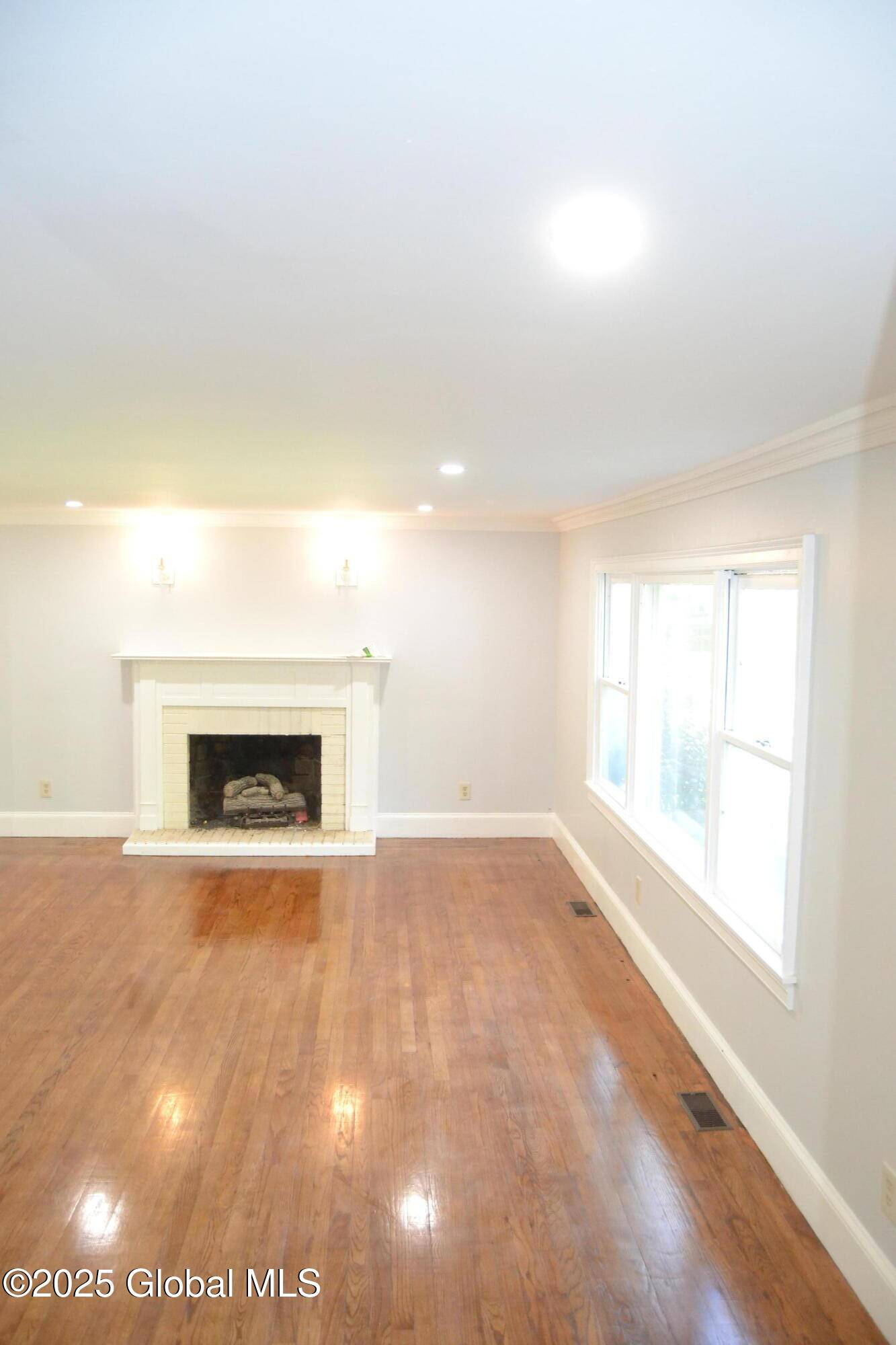 Clifton Park, NY 12148,7 Erics Lane # PVT