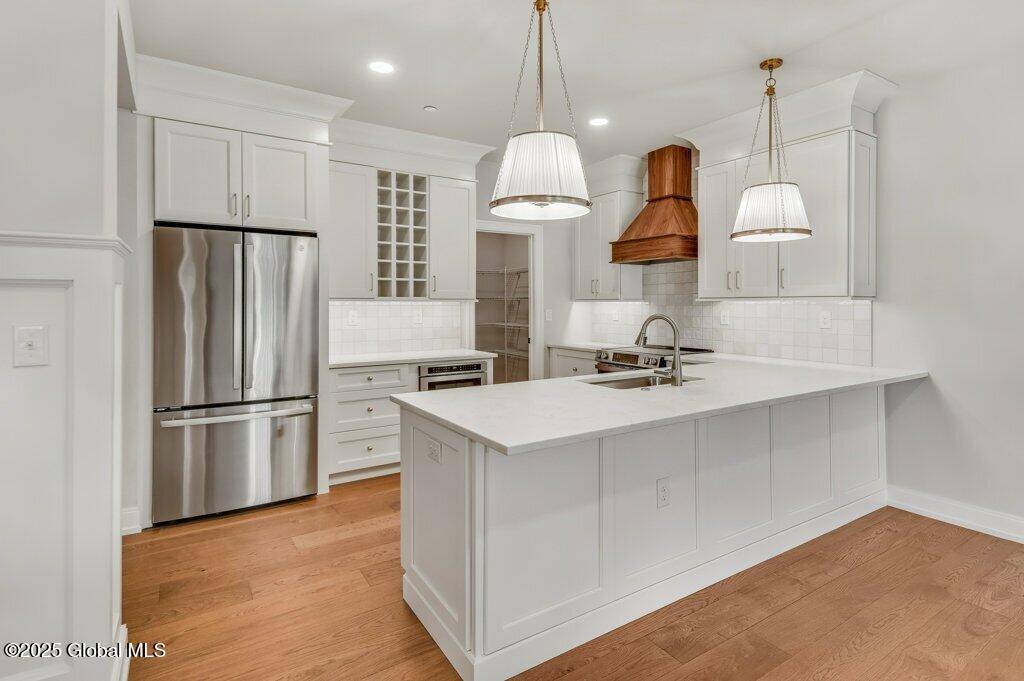 Niskayuna, NY 12309,602 Vly Pointe Drive