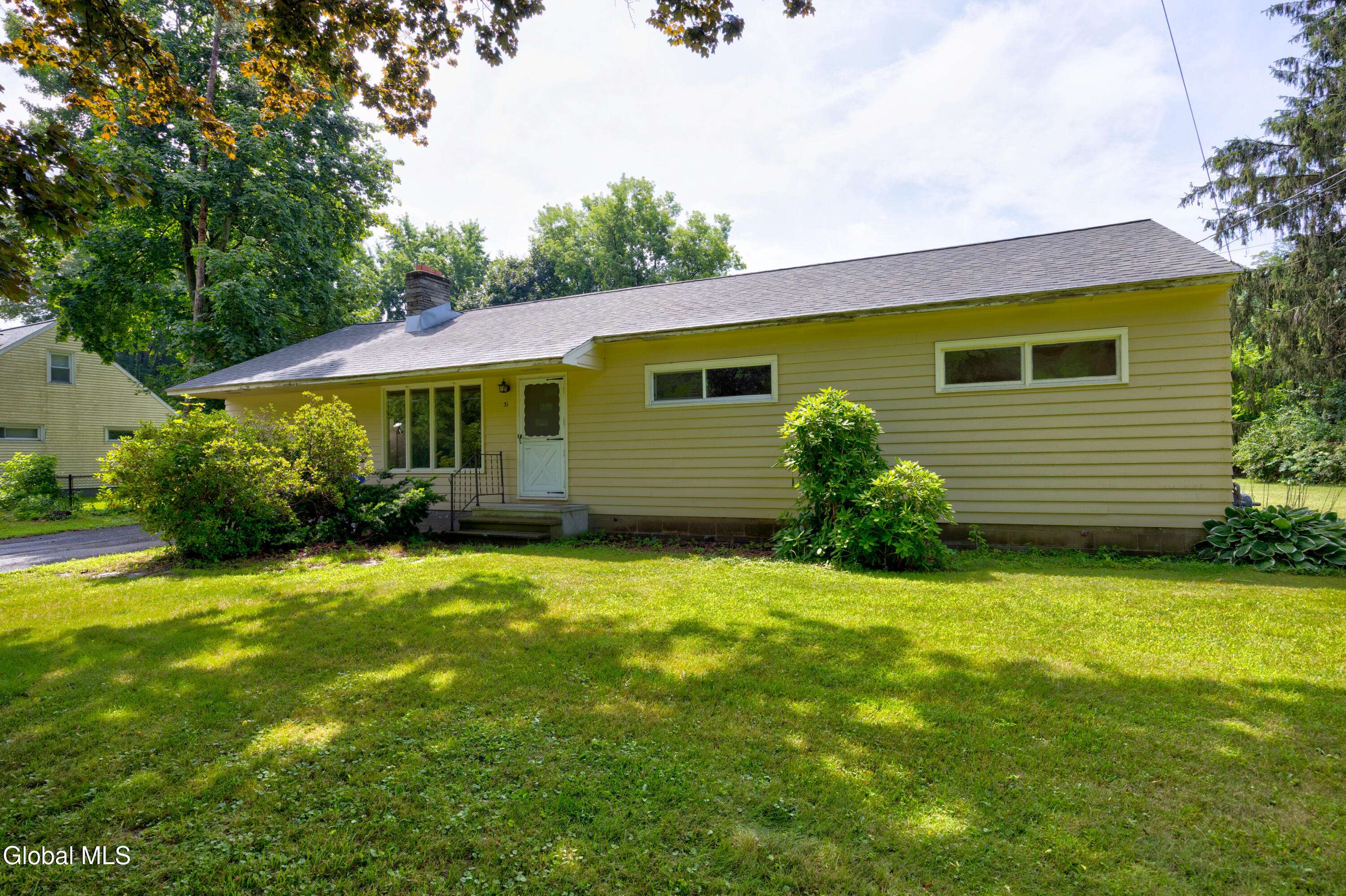 Charlton, NY 12019,31 Crooked Street
