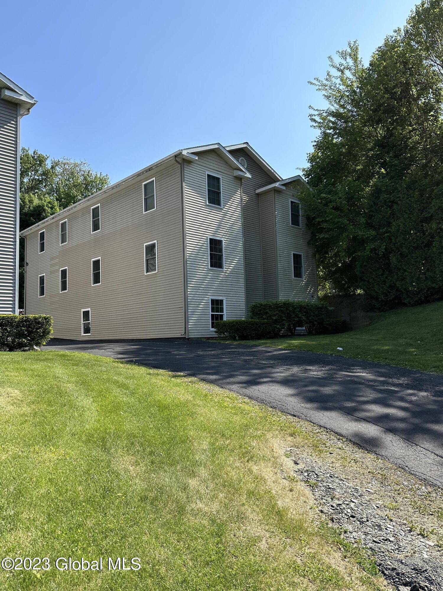 Albany, NY 12209,92 Hackett Boulevard #2