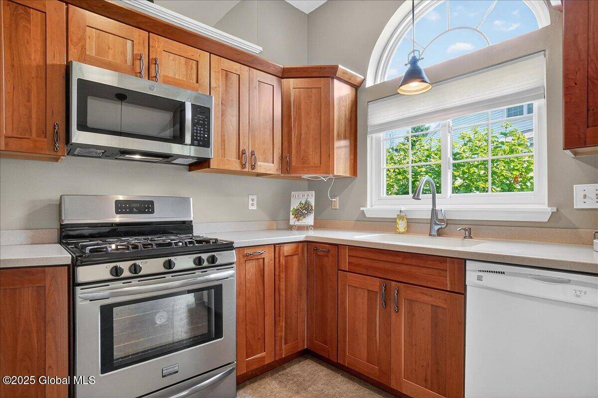Troy, NY 12182,13 Hyland Circle
