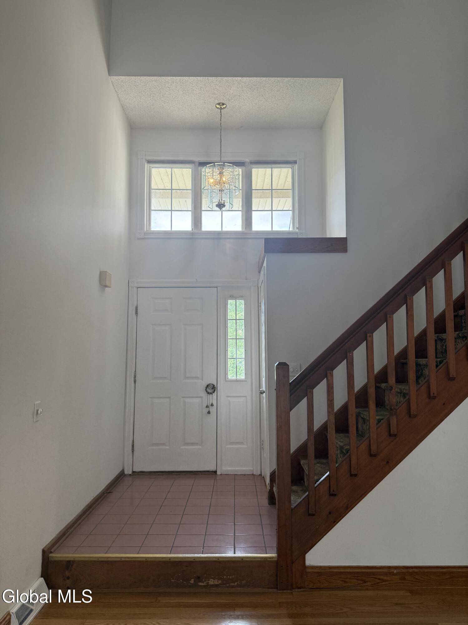 Halfmoon, NY 12188,5 Crowsnest Court