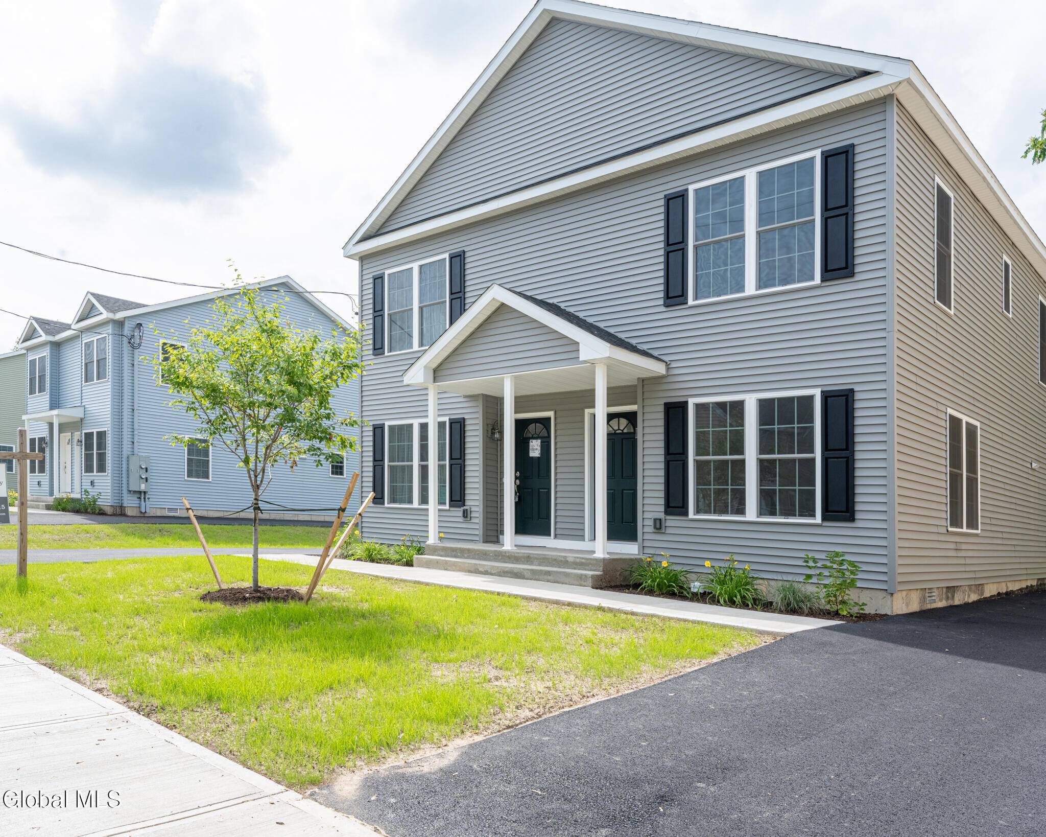 Schenectady, NY 12307,424 Summit Avenue
