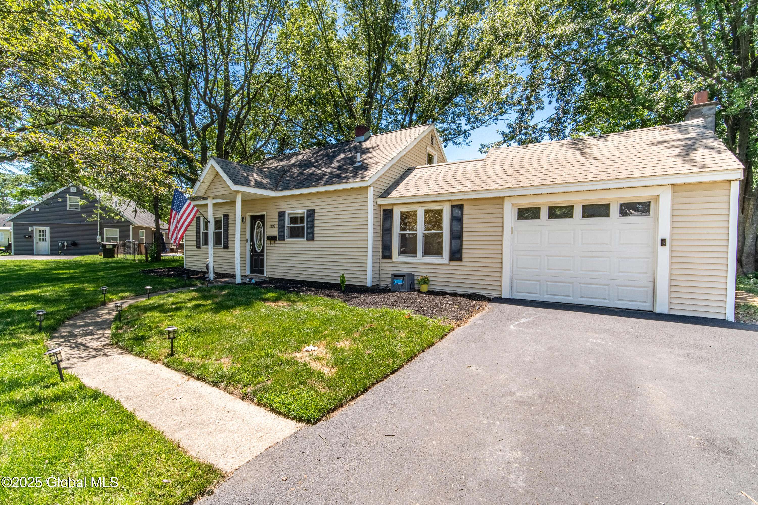 Rotterdam, NY 12303,1105 Outer Drive