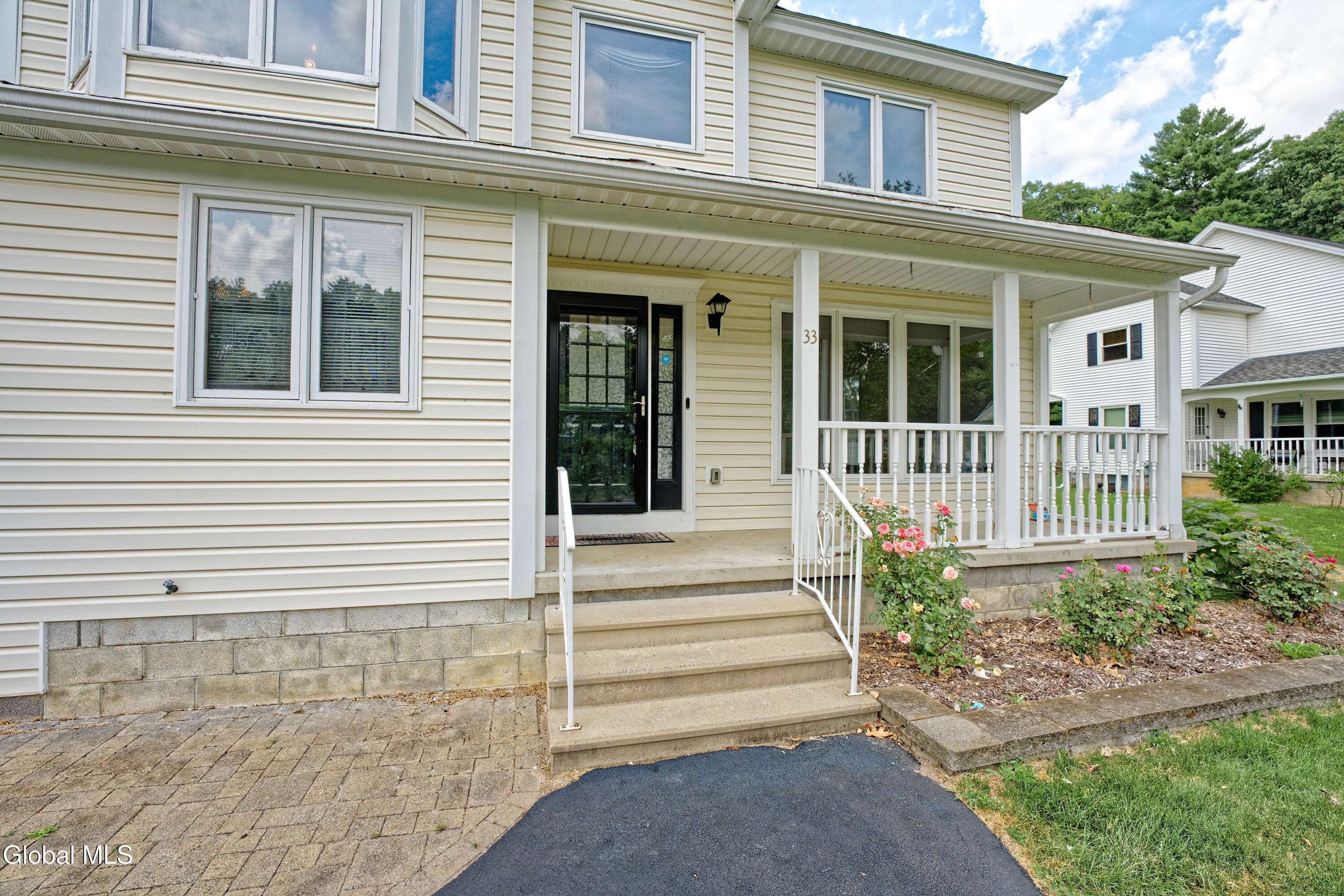 Halfmoon, NY 12065,33 Cindy Lane