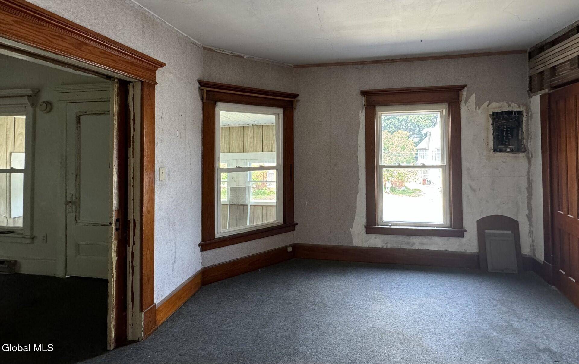Gloversville, NY 12078,6 7th Avenue