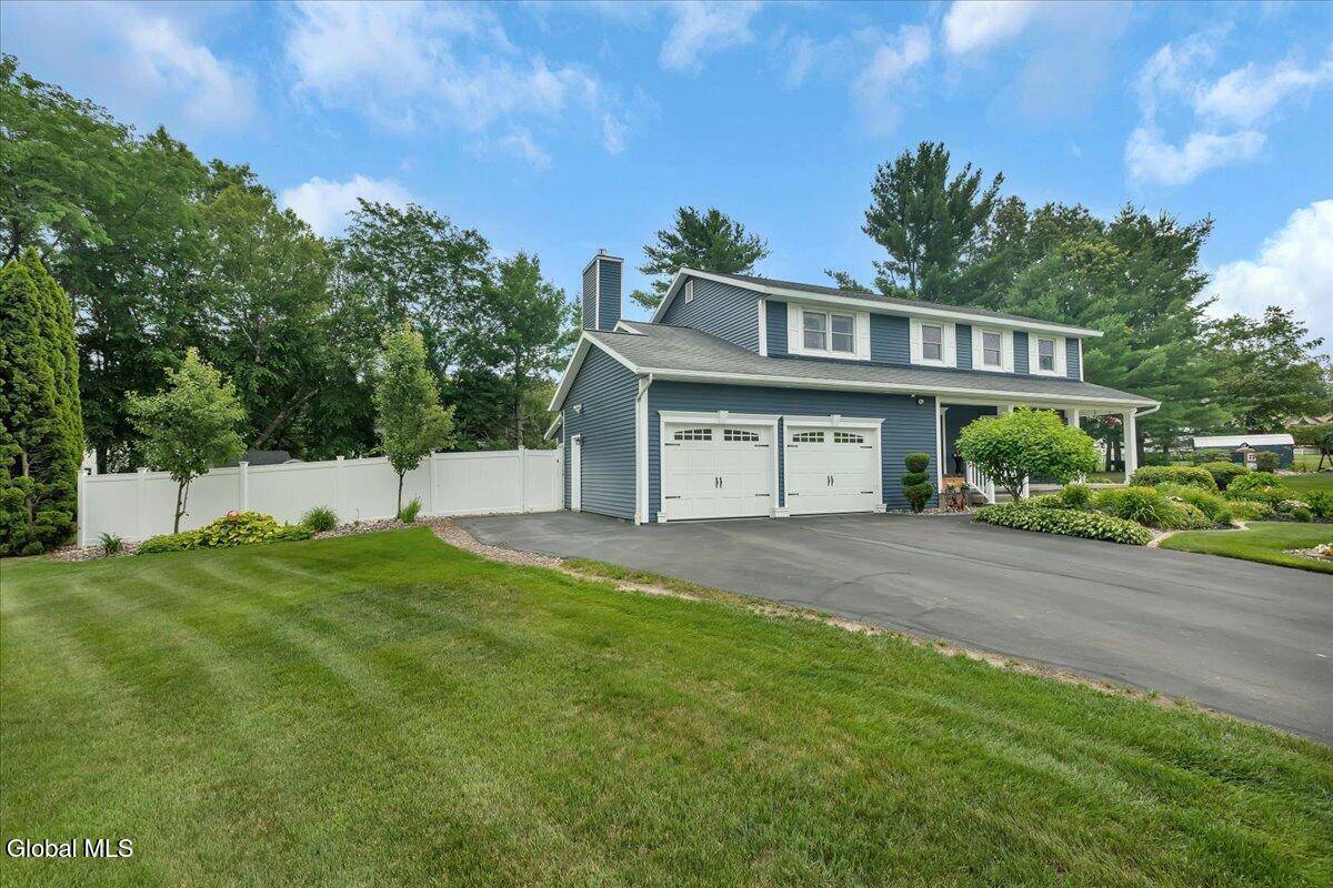 Rotterdam, NY 12306,504 Spring Blossom Lane