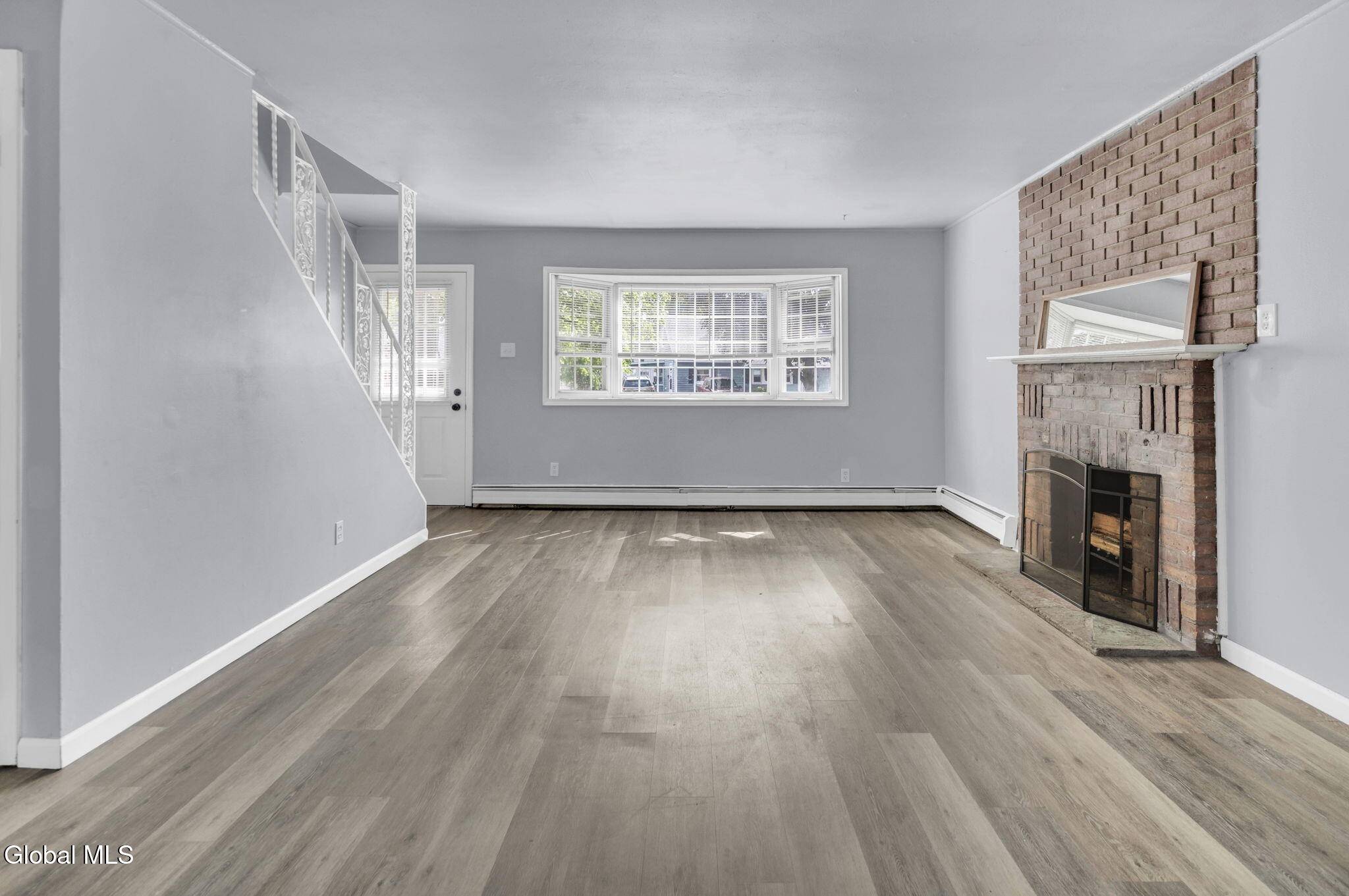 Colonie, NY 12211,6 Briarwood Road