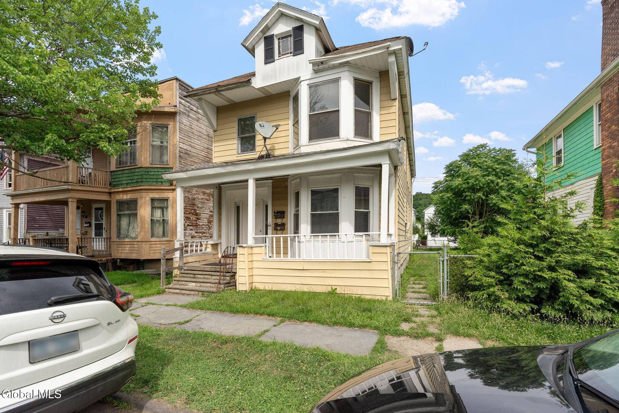 Troy, NY 12180,86 6th Avenue