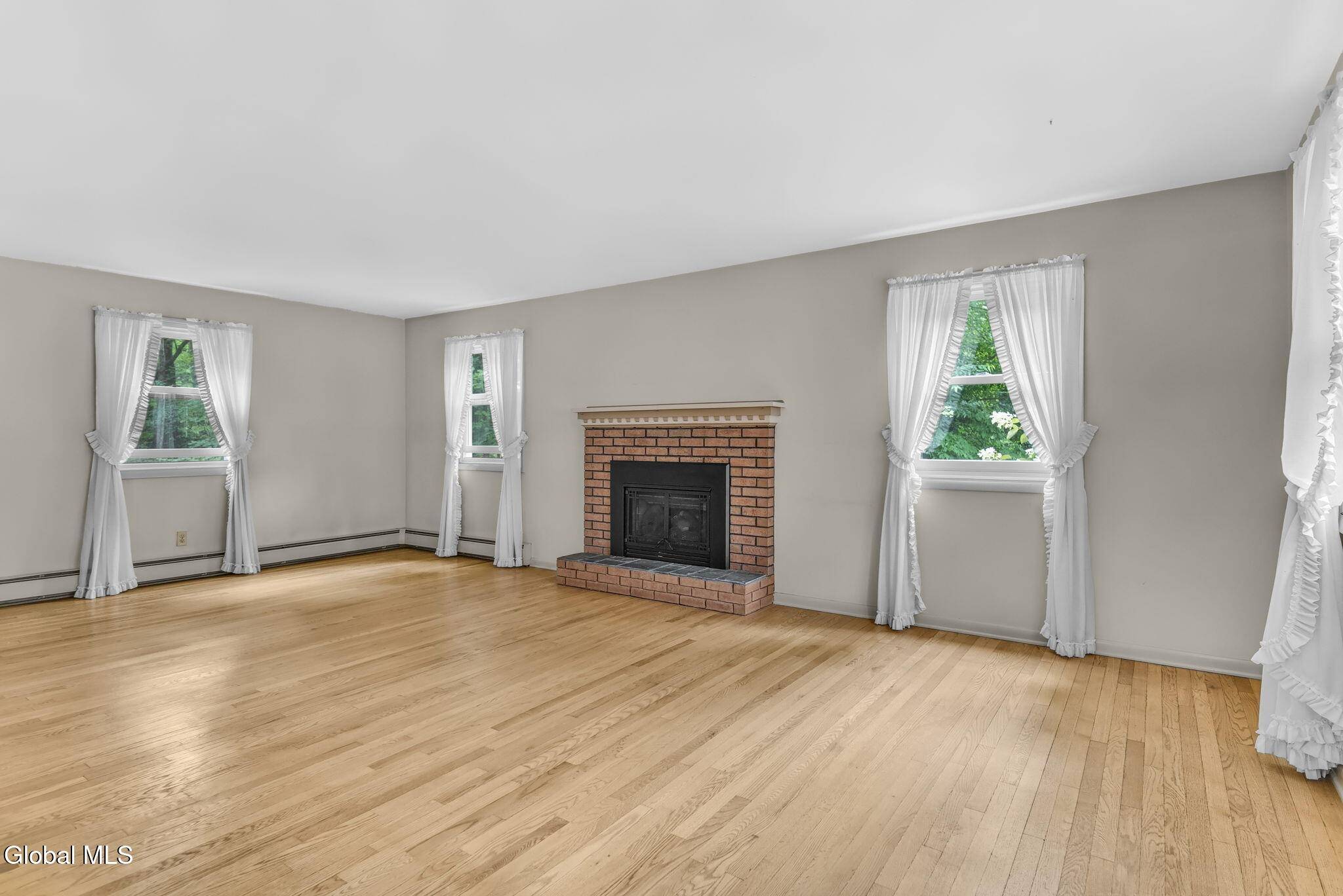 Clifton Park, NY 12065,32 Secada Drive