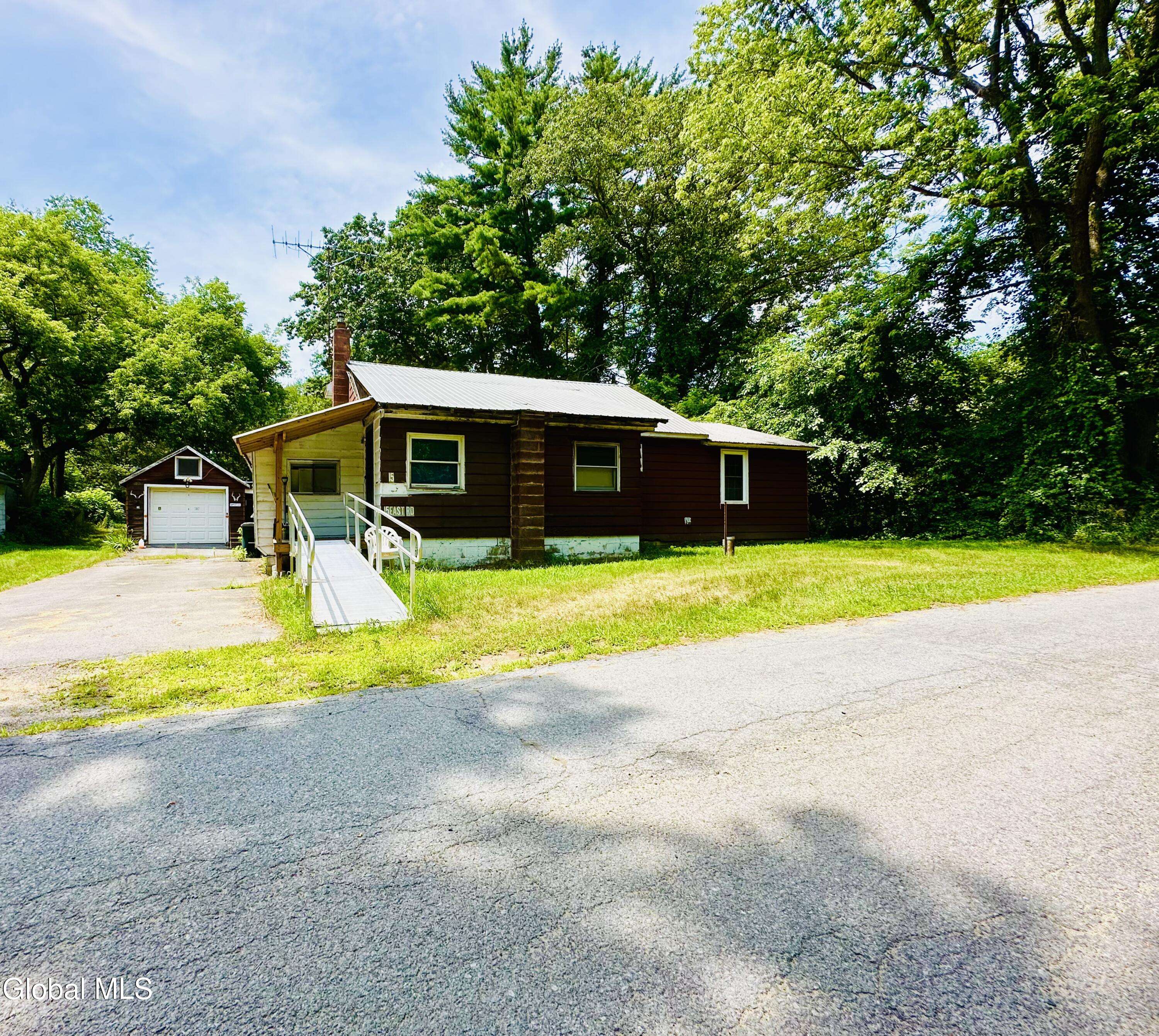 Queensbury, NY 12804,15 East Road