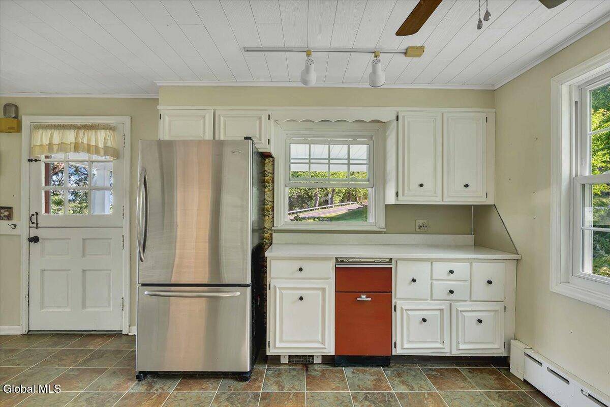 New Baltimore, NY 12087,963 Route 144