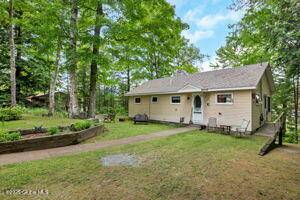 Schroon Lake, NY 12870,39 Knox Road