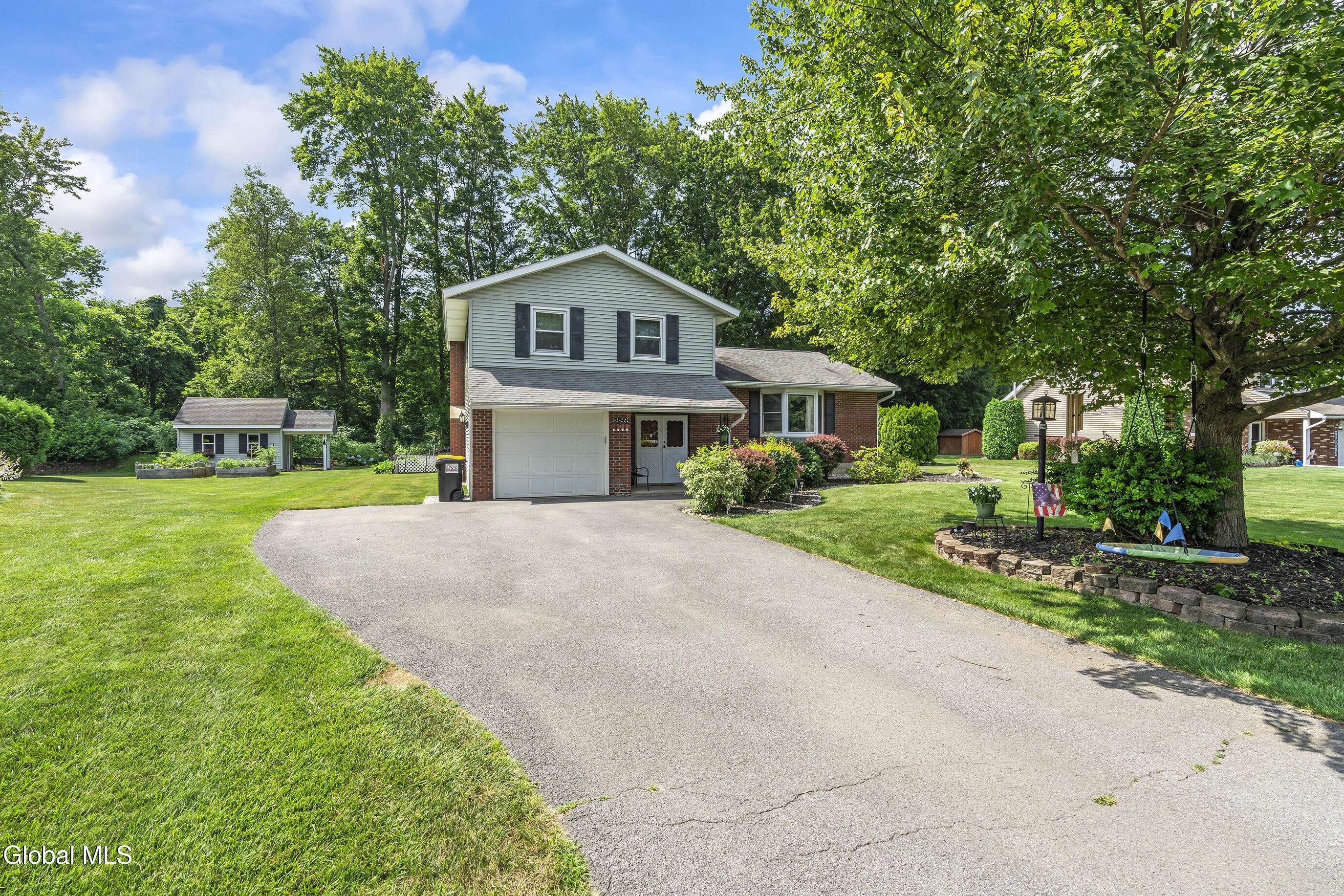 Rotterdam, NY 12150,633 Alexander Drive