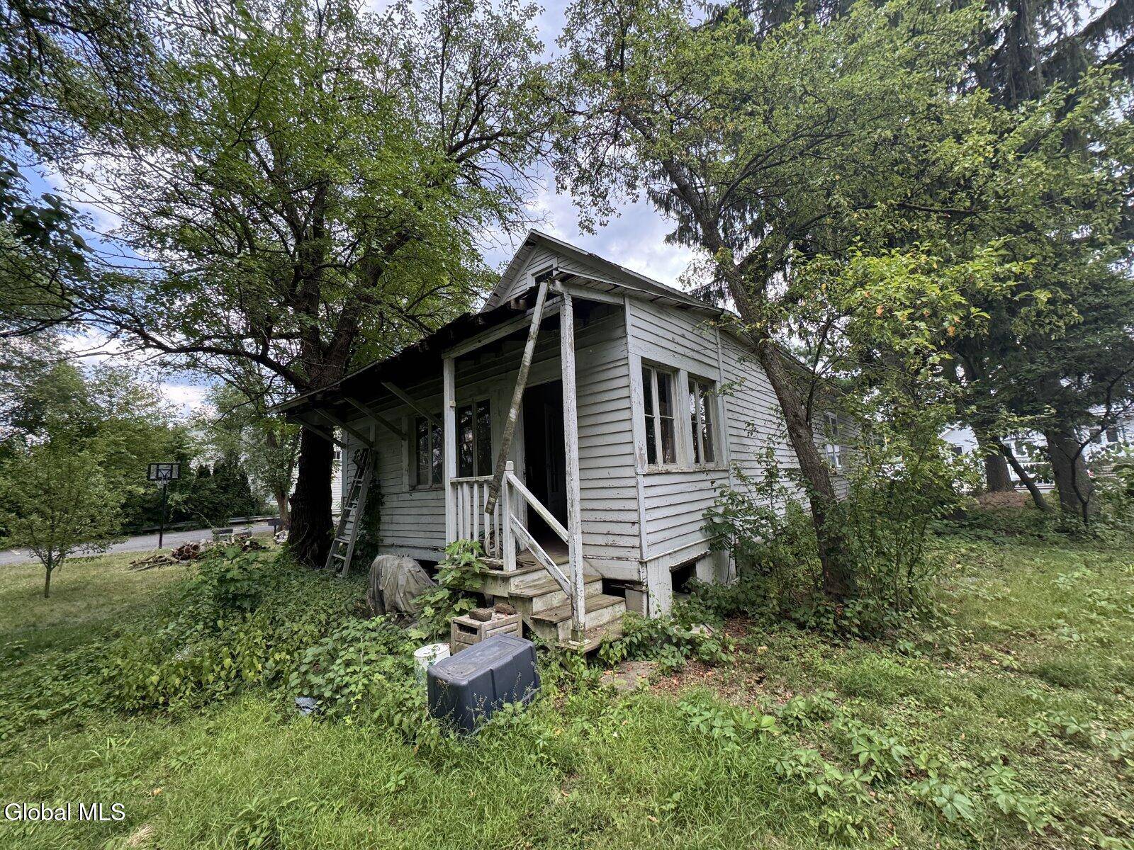 Watervliet, NY 12189,919 Twenty 5th Street