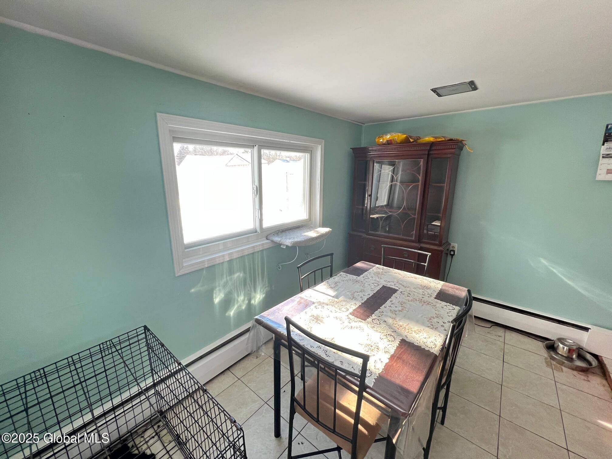 Colonie, NY 12205,10 Vics Court