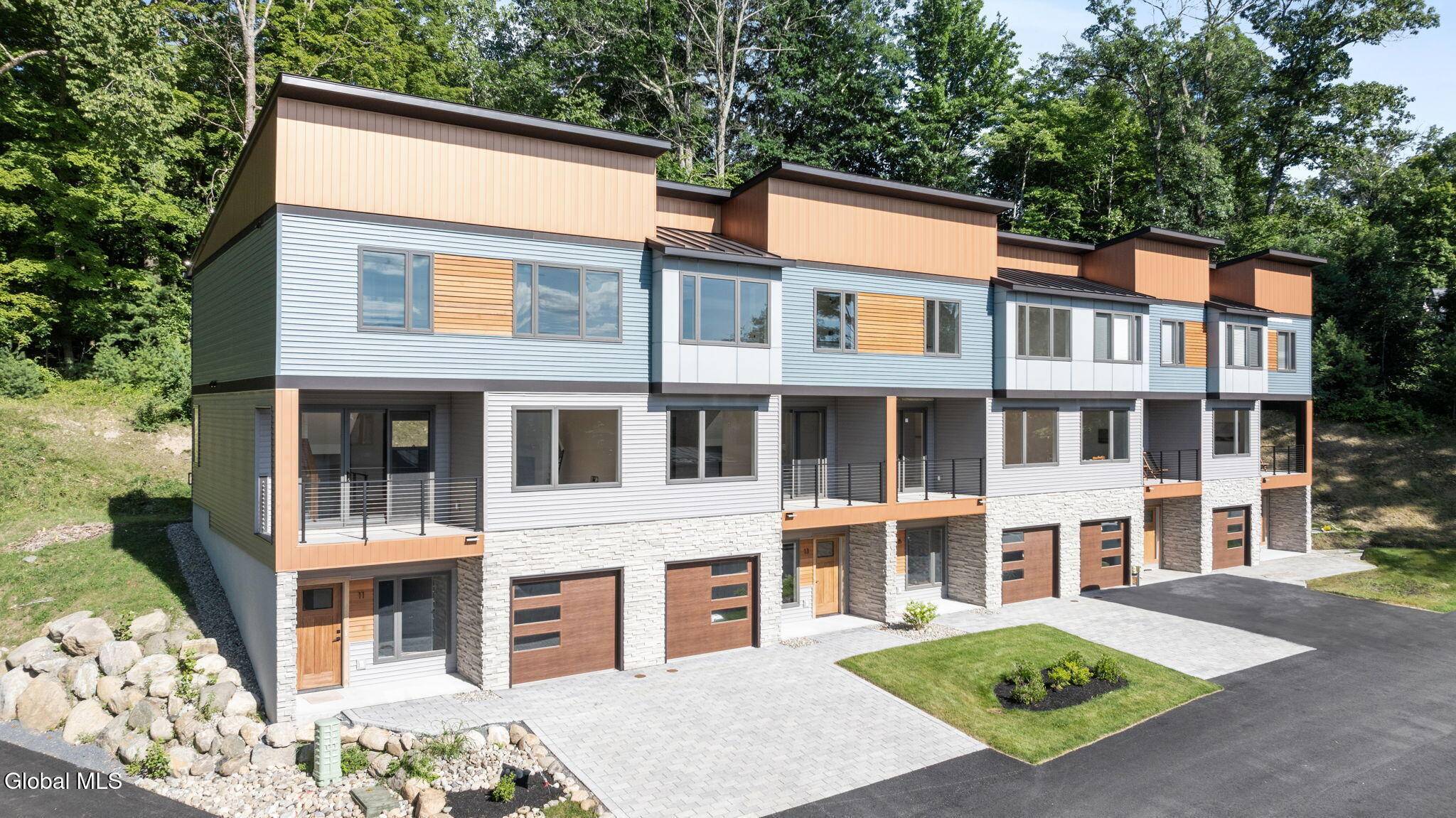 Lake George, NY 12845,11 Footpath Way