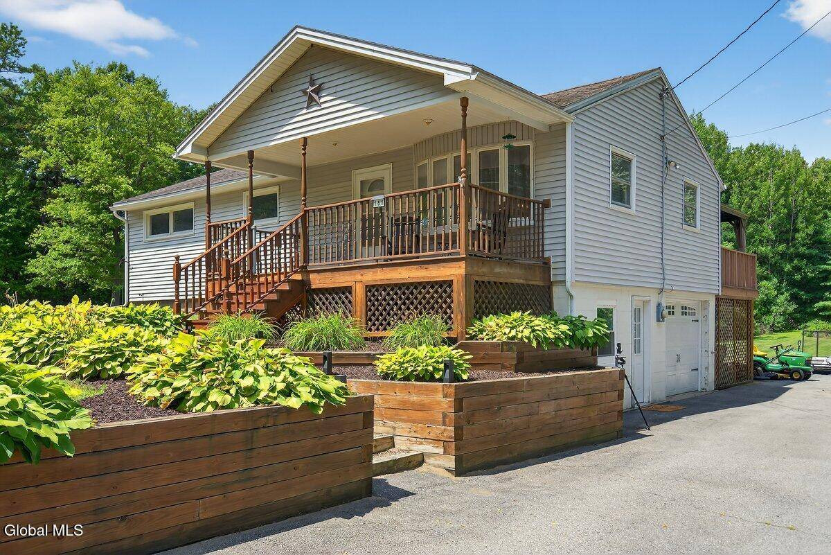 Moreau, NY 12828,151 Reservoir Road