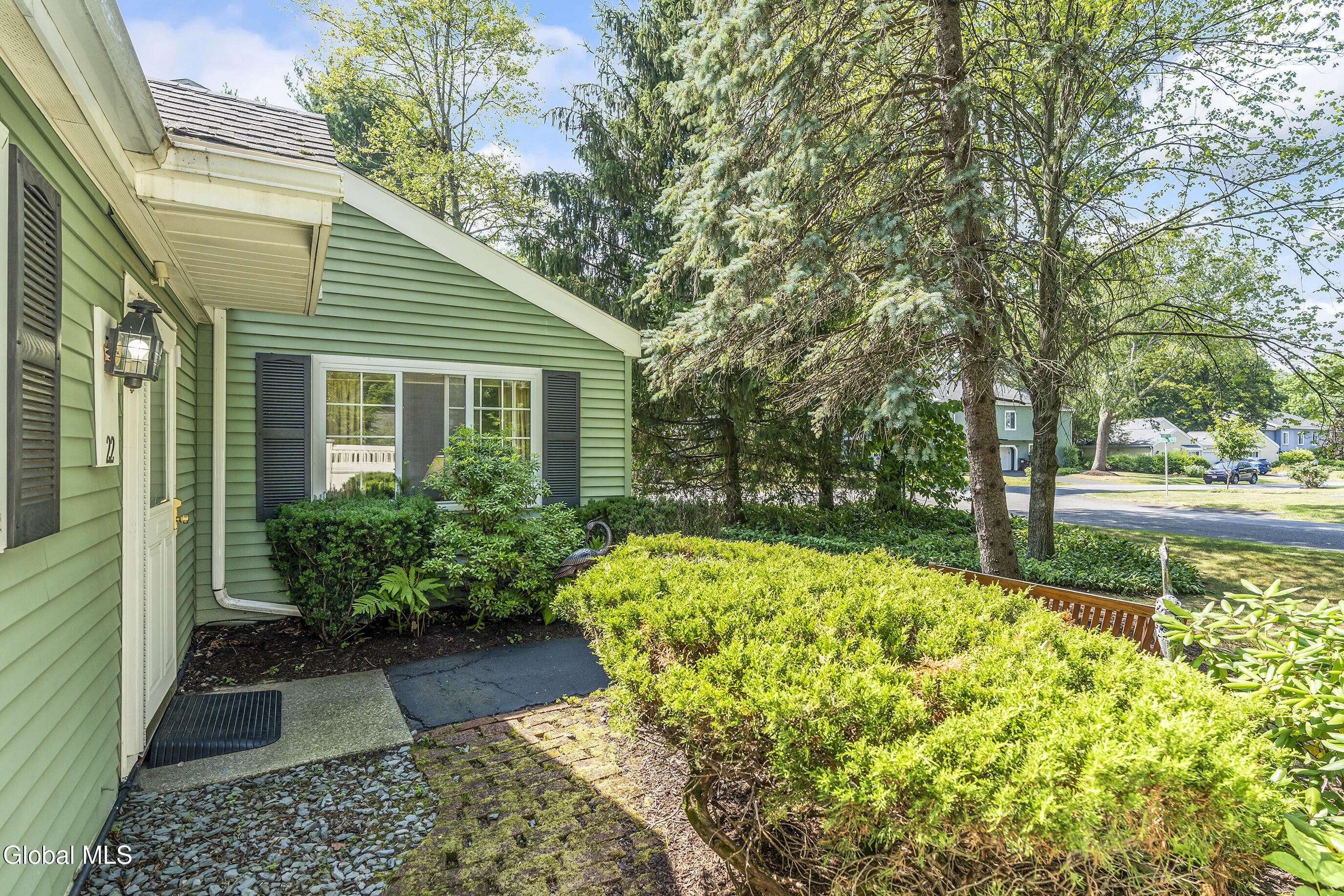 Bethlehem, NY 12054,22 Leaf Road