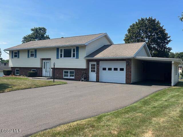 Brunswick, NY 12180,7 Maplehurst Drive