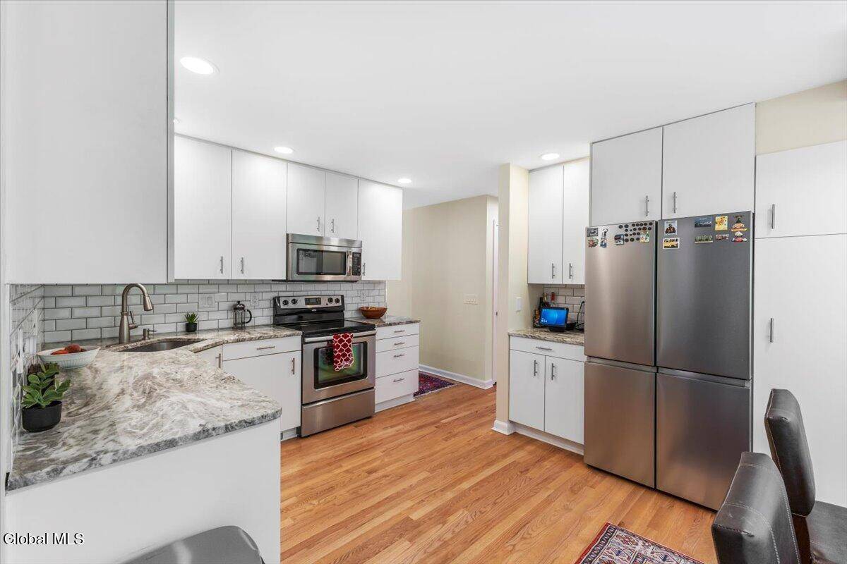 Bethlehem, NY 12159,6 Pinecrest Drive