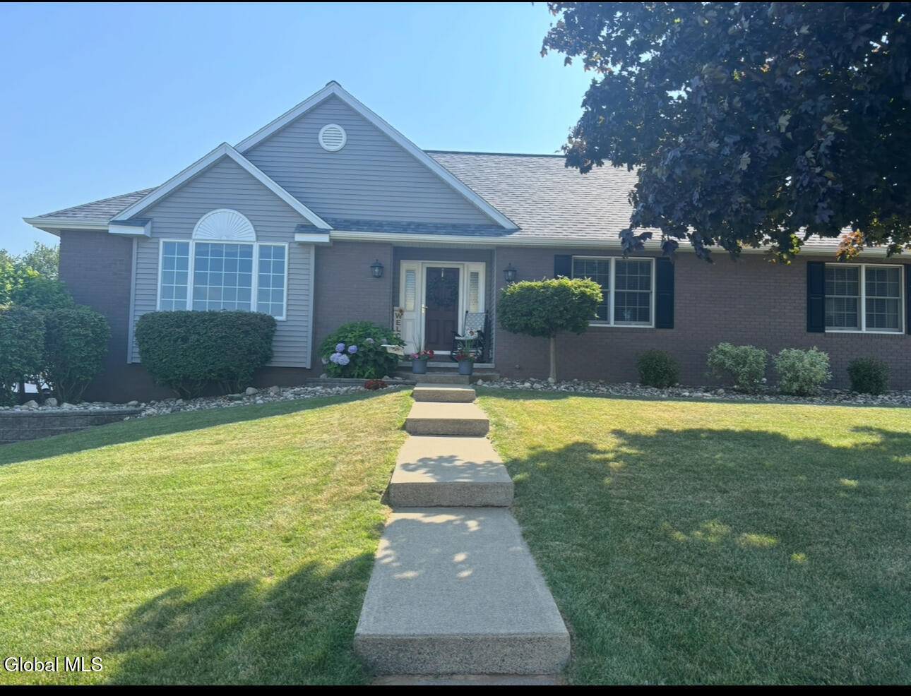 Colonie, NY 12211,2 Van Tassel Court