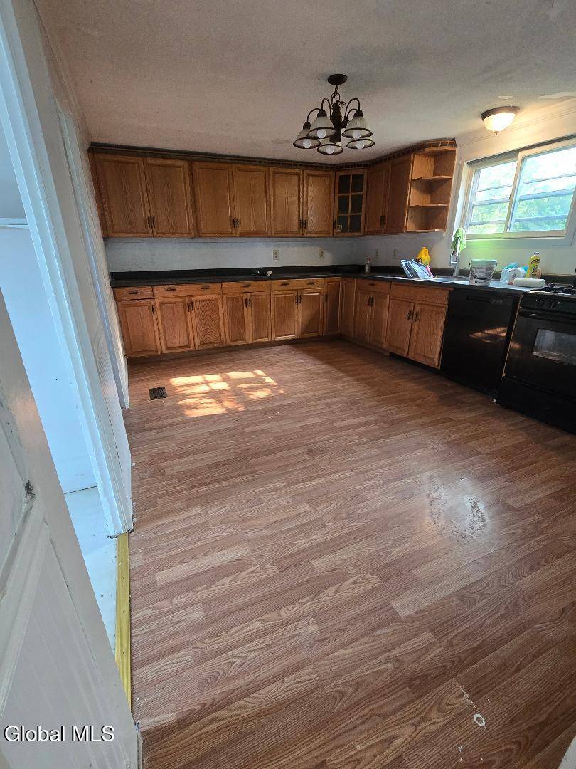 Greenwich, NY 12834,1 Cambridge Road