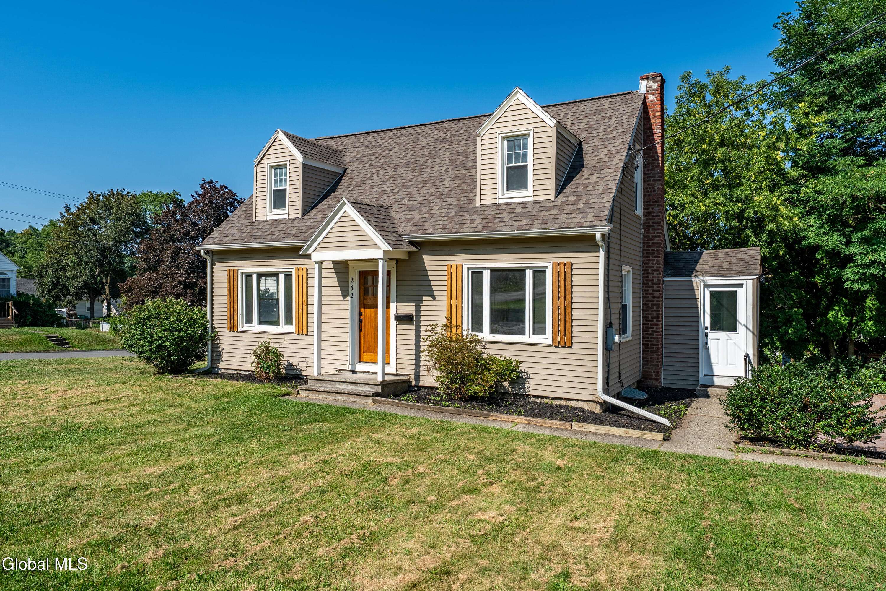 East Greenbush, NY 12144,252 Summit Avenue