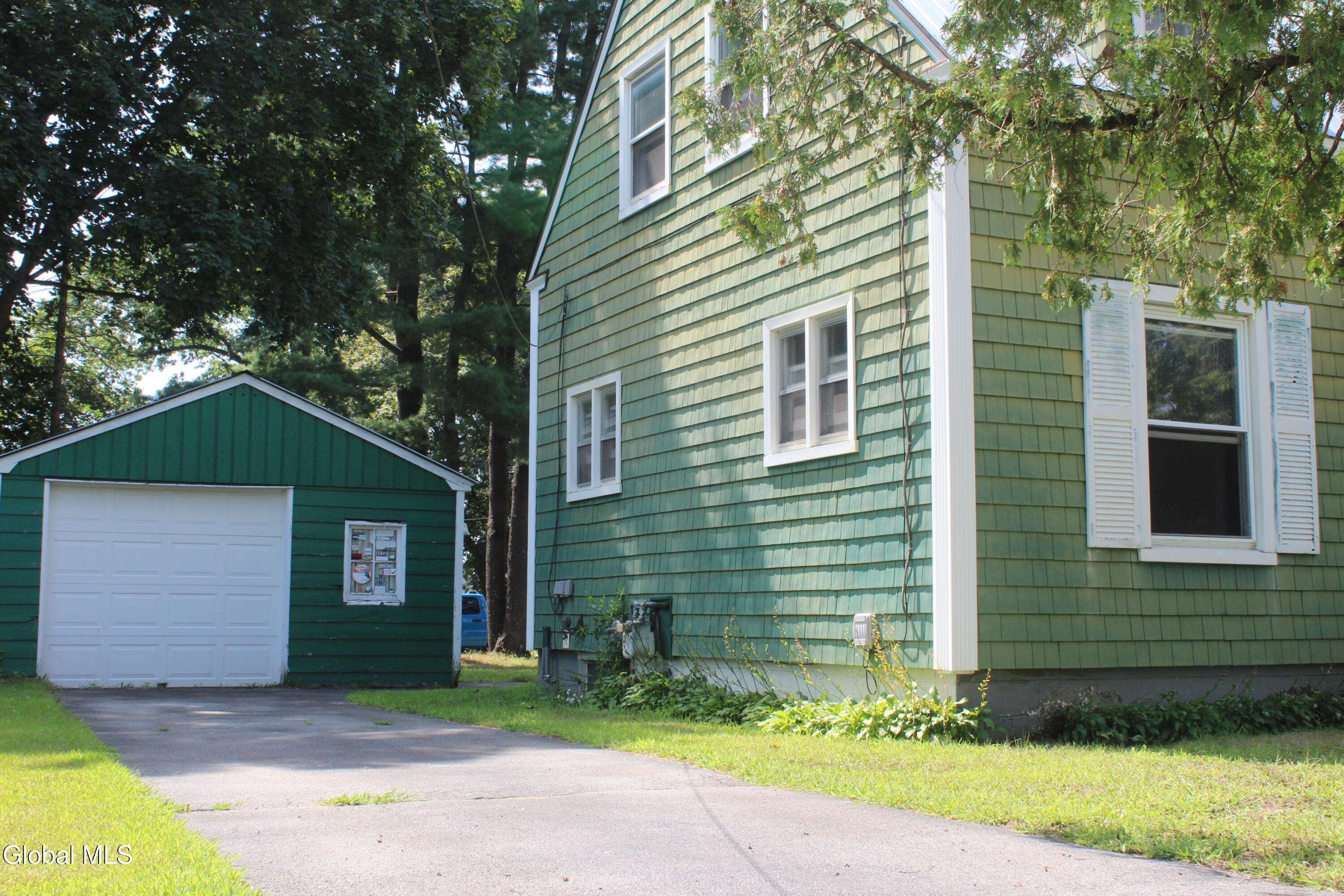 Fort Edward, NY 12828,32 Gates Avenue