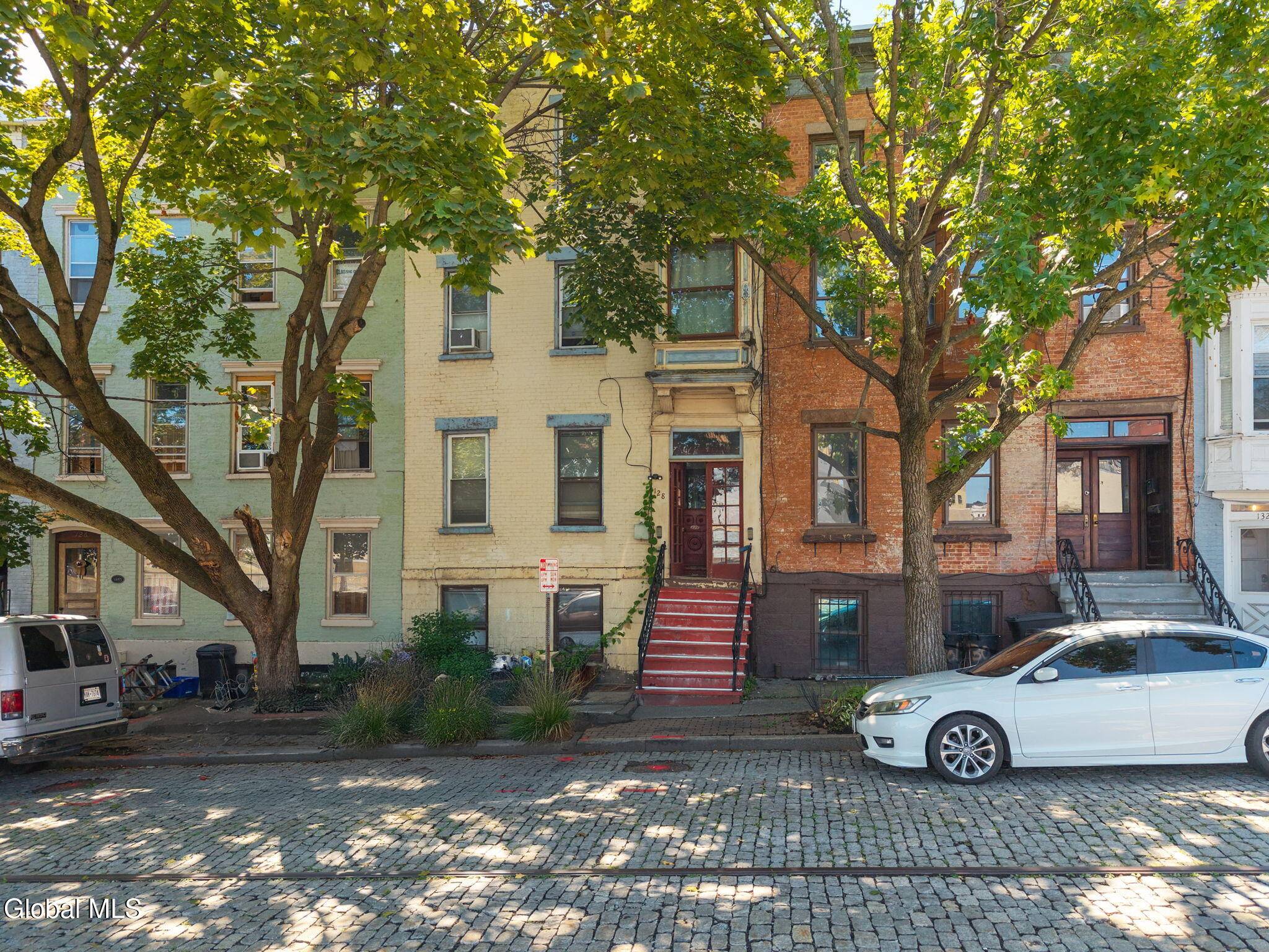 Albany, NY 12207,128 Hamilton Street