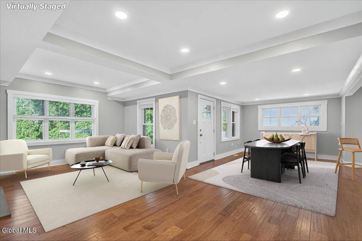 Saratoga Springs, Inside, NY 12866,54 Walnut Street