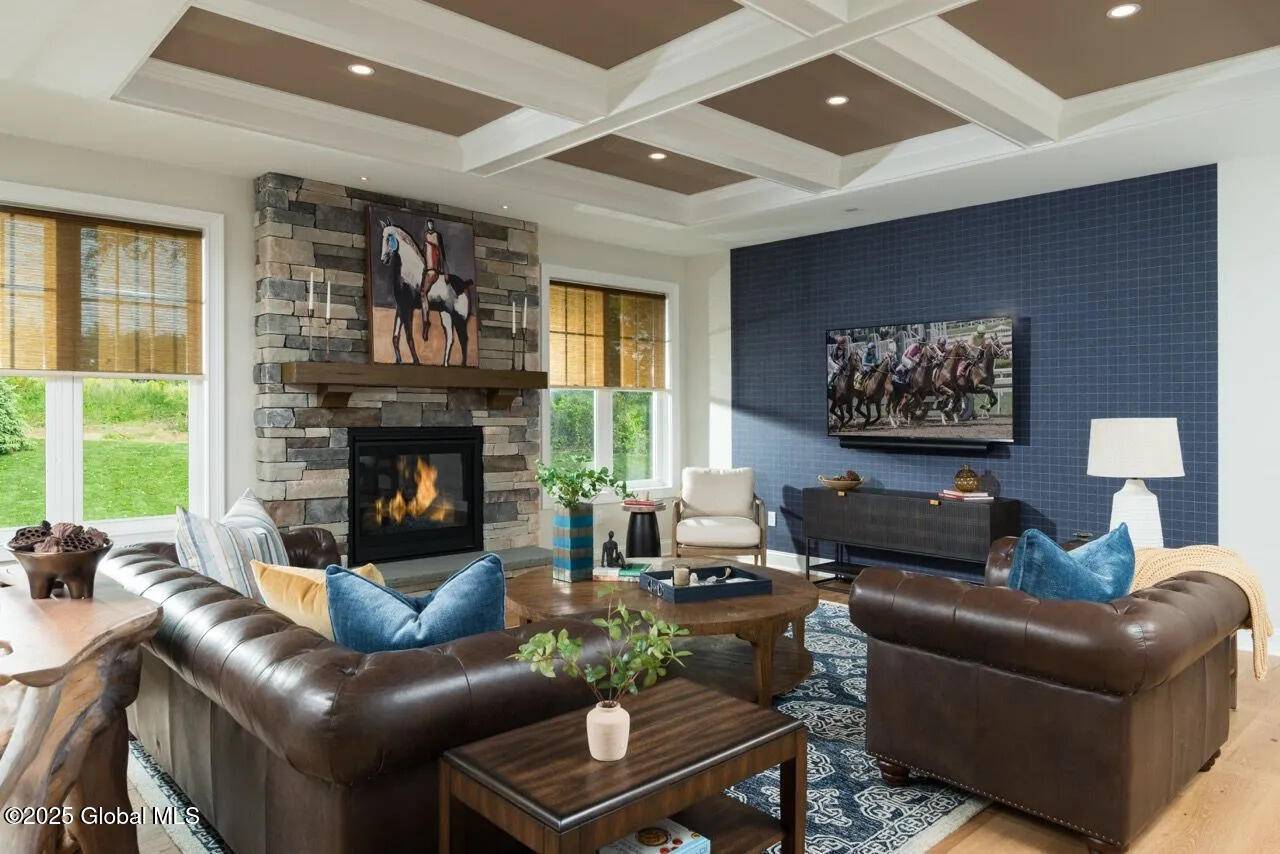 Clifton Park, NY 12065,8 Scarlet Street