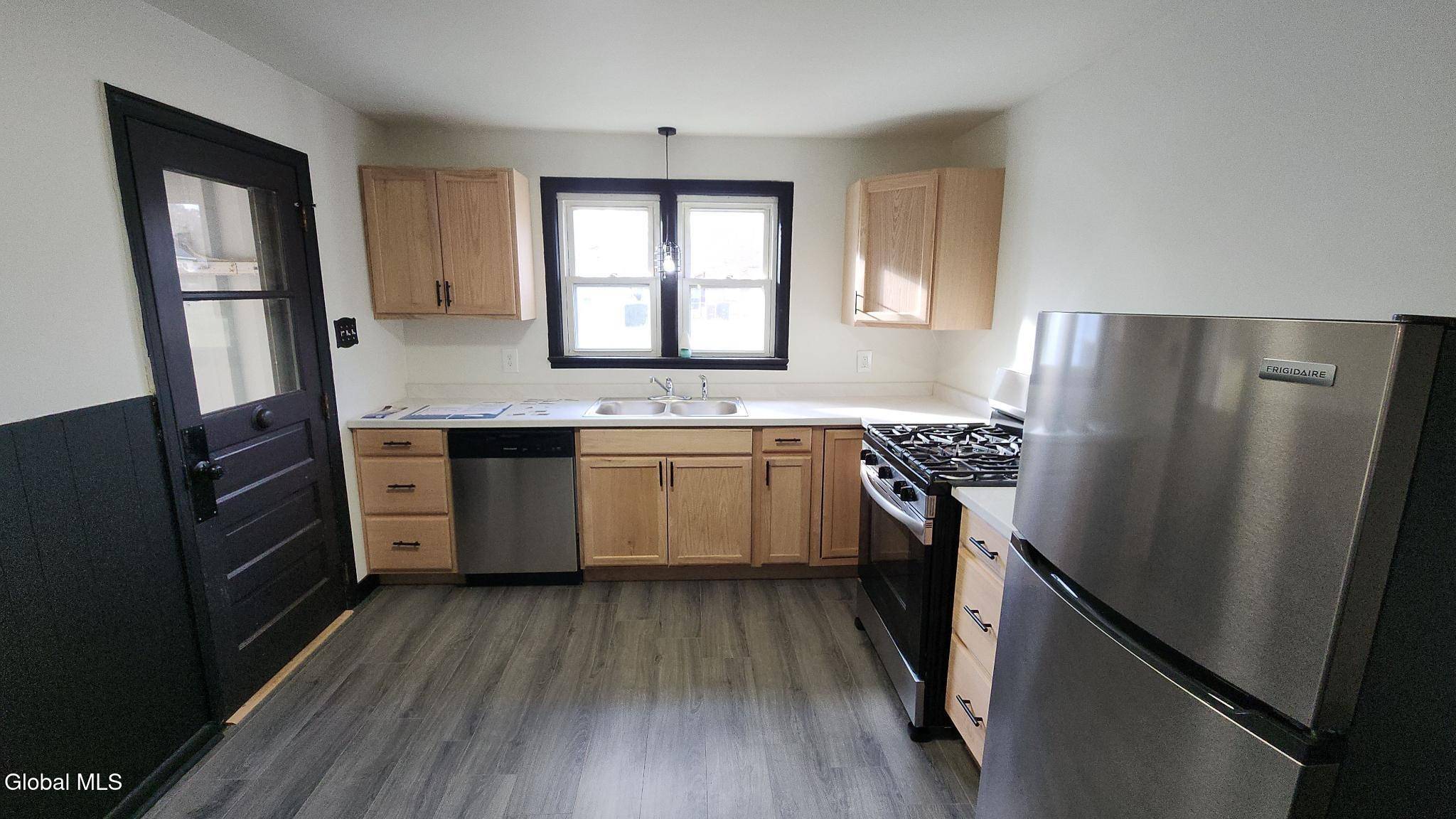 Glenville, NY 12302,14 Weise Road