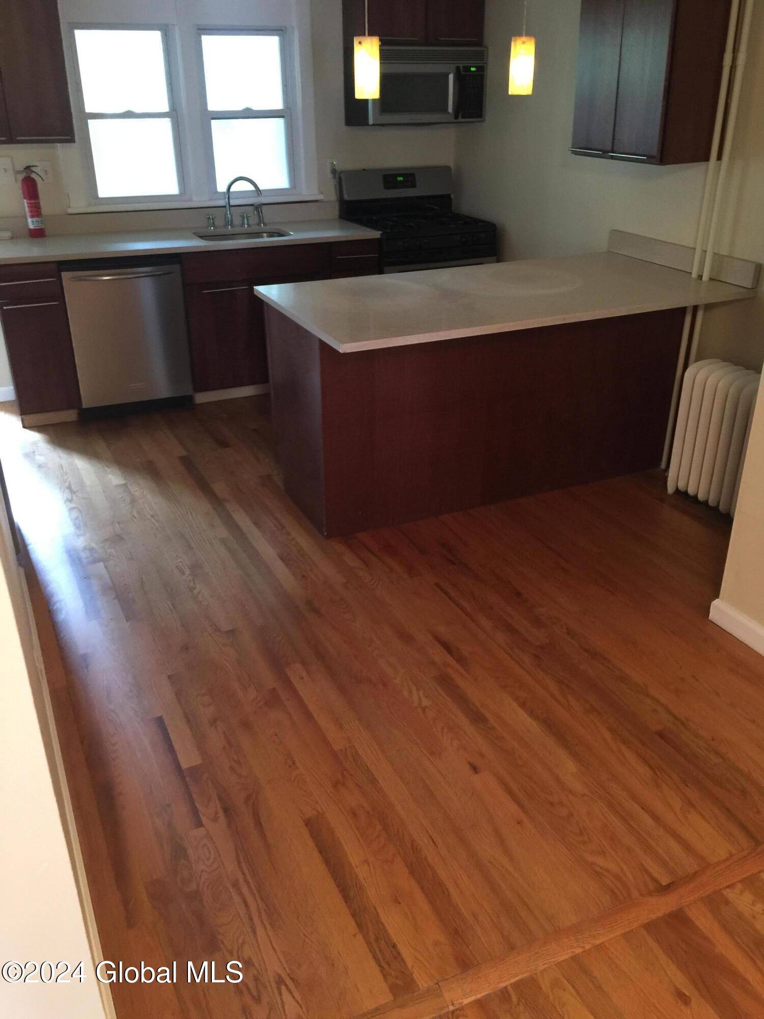 Albany, NY 12210,378 Hamilton Street