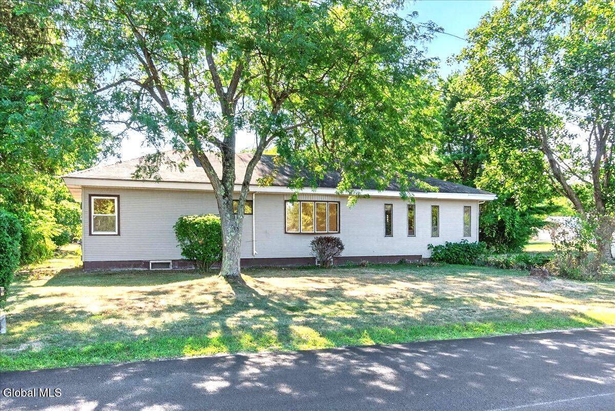 Poestenkill, NY 12140,13 Veterans Street