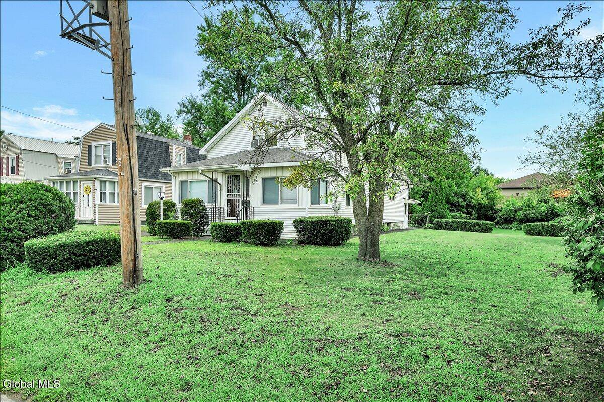 Colonie, NY 12205,3 Hackett Avenue