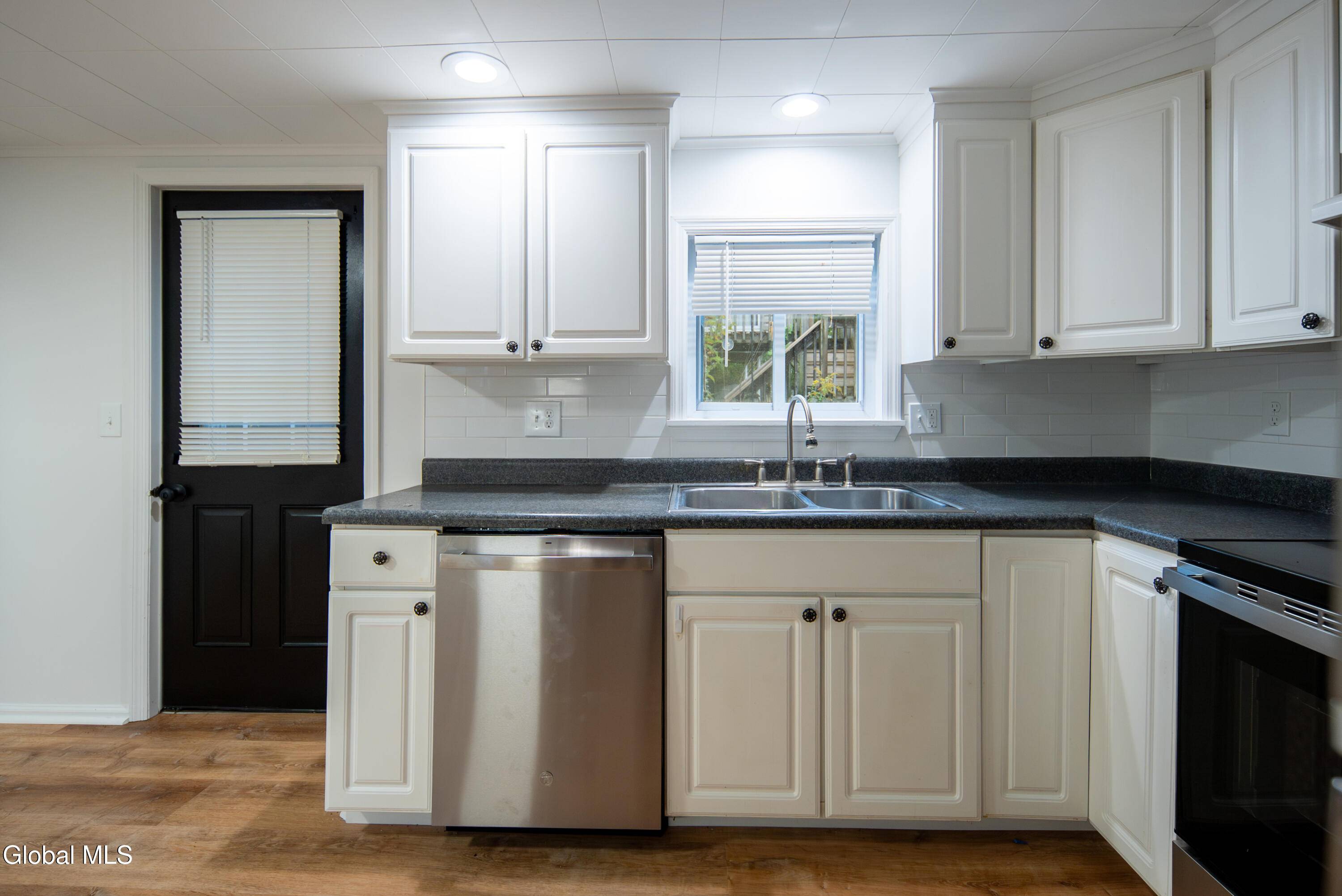 Colonie, NY 12205,37 Undine Street
