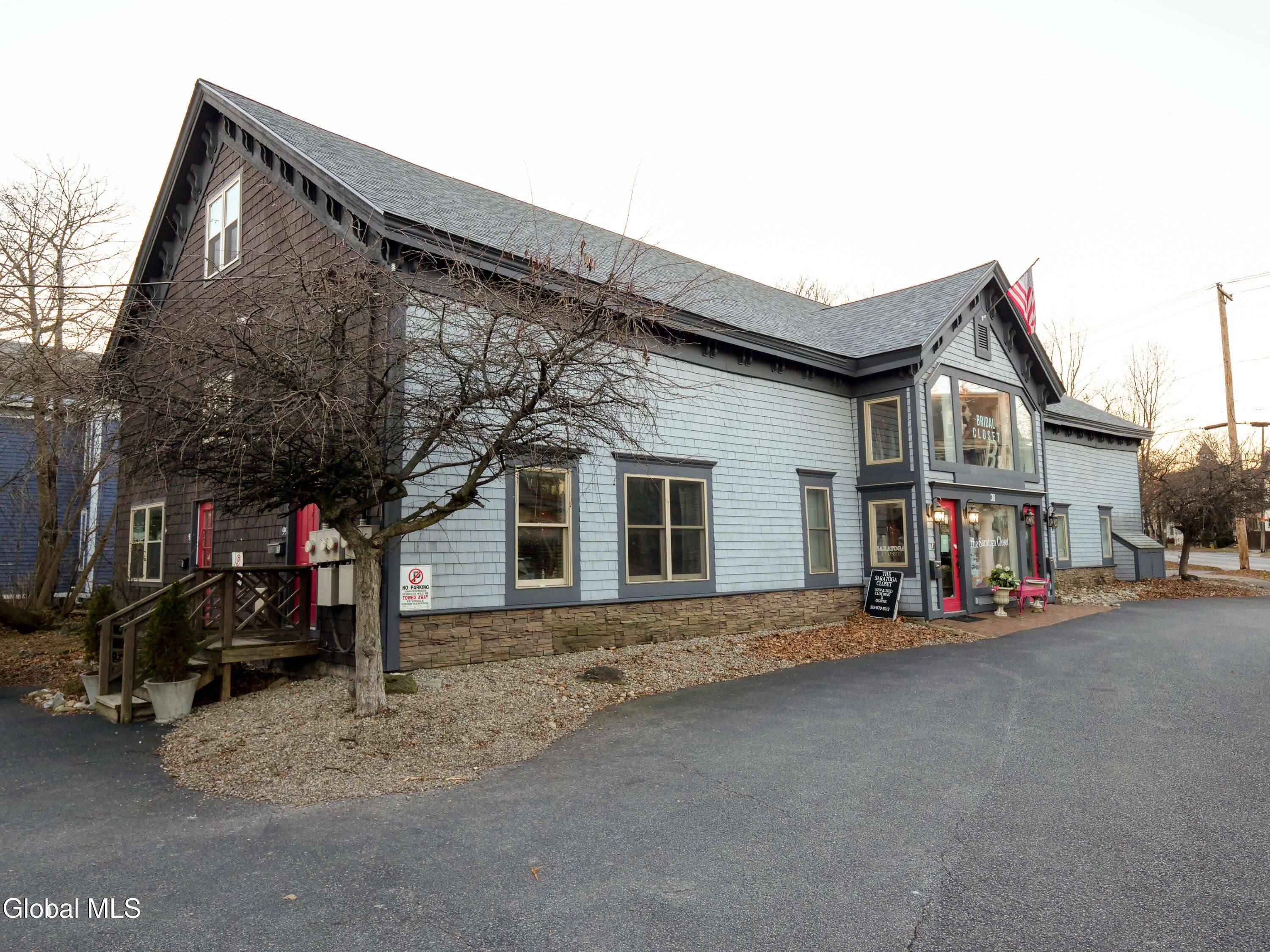 Saratoga Springs, Inside, NY 12866,99 Woodlawn Avenue #A