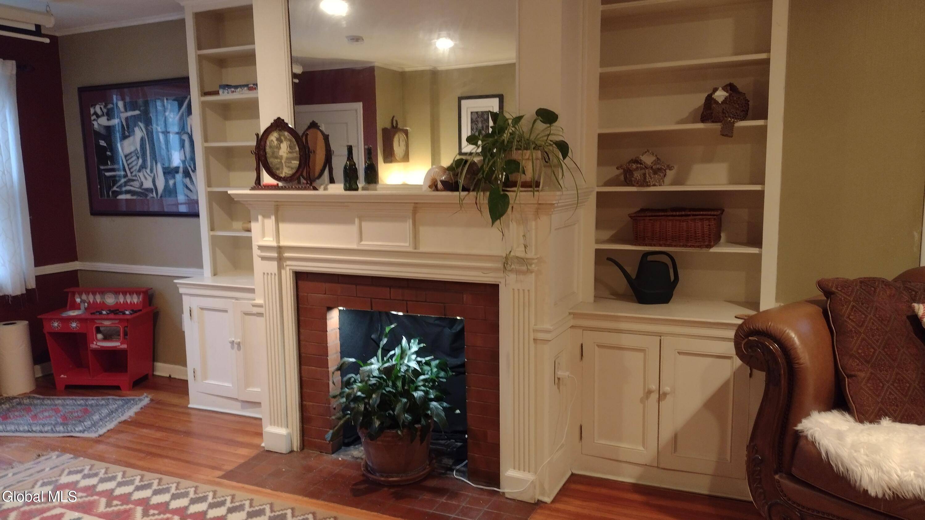 Schenectady, NY 12308,1072 University Place