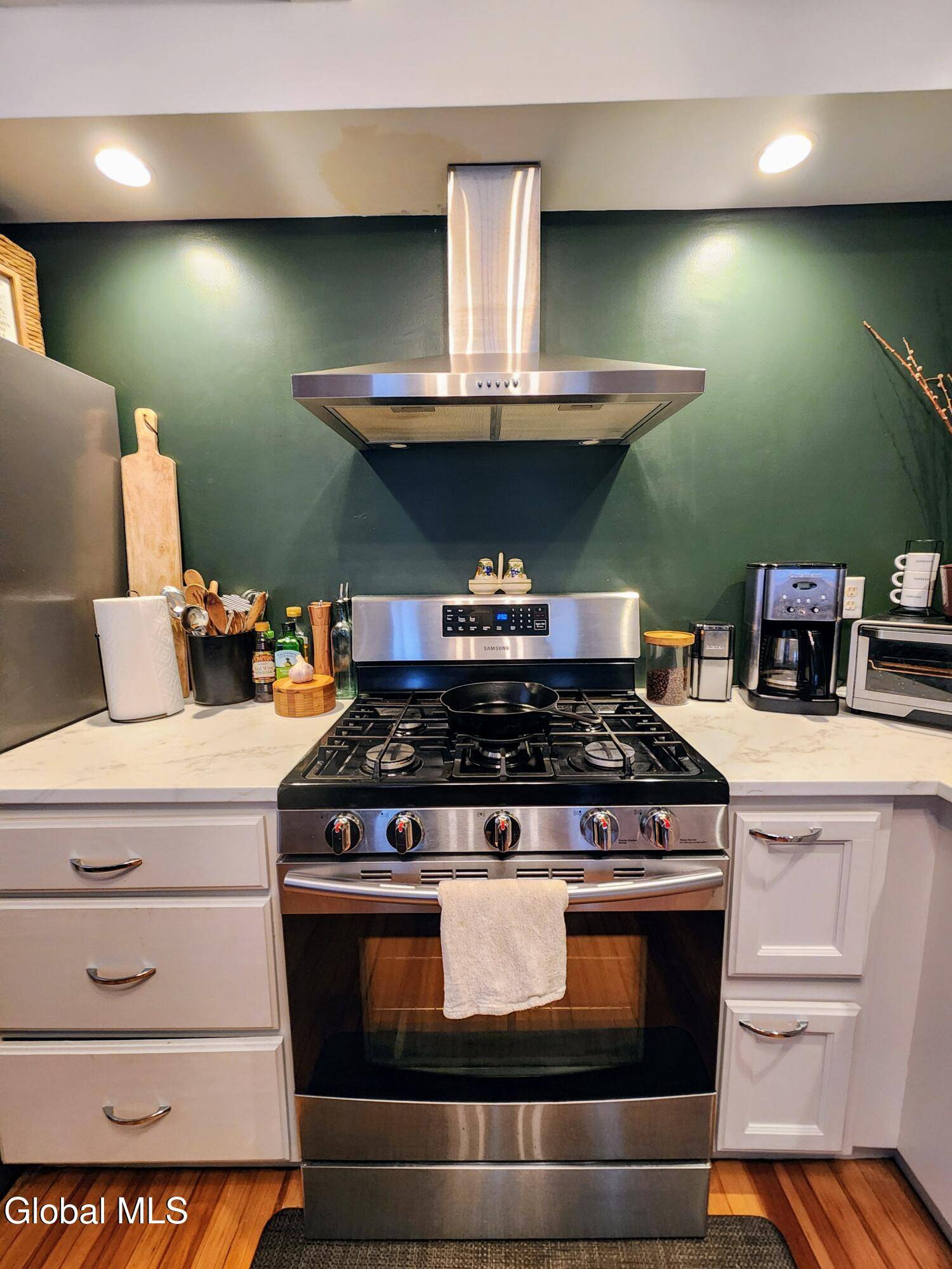 Schenectady, NY 12305,11 Ingersoll Avenue