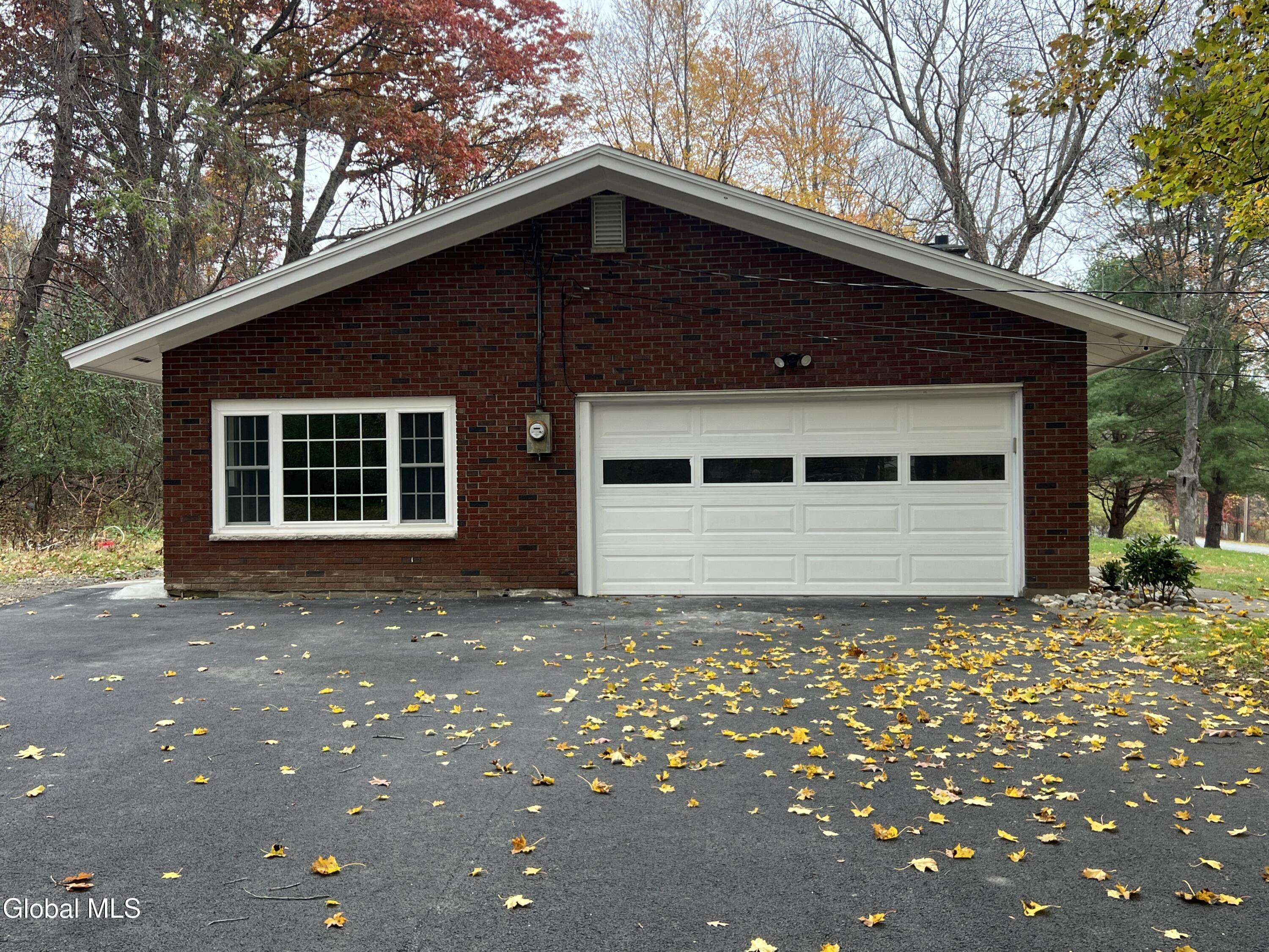 Poestenkill, NY 12198,5 Zeph Street